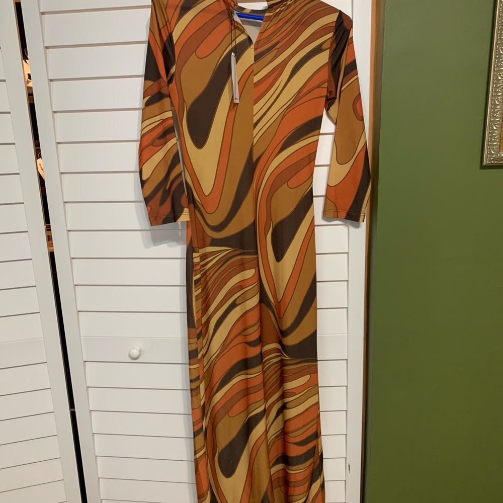 Dress - Picture 2 of 2